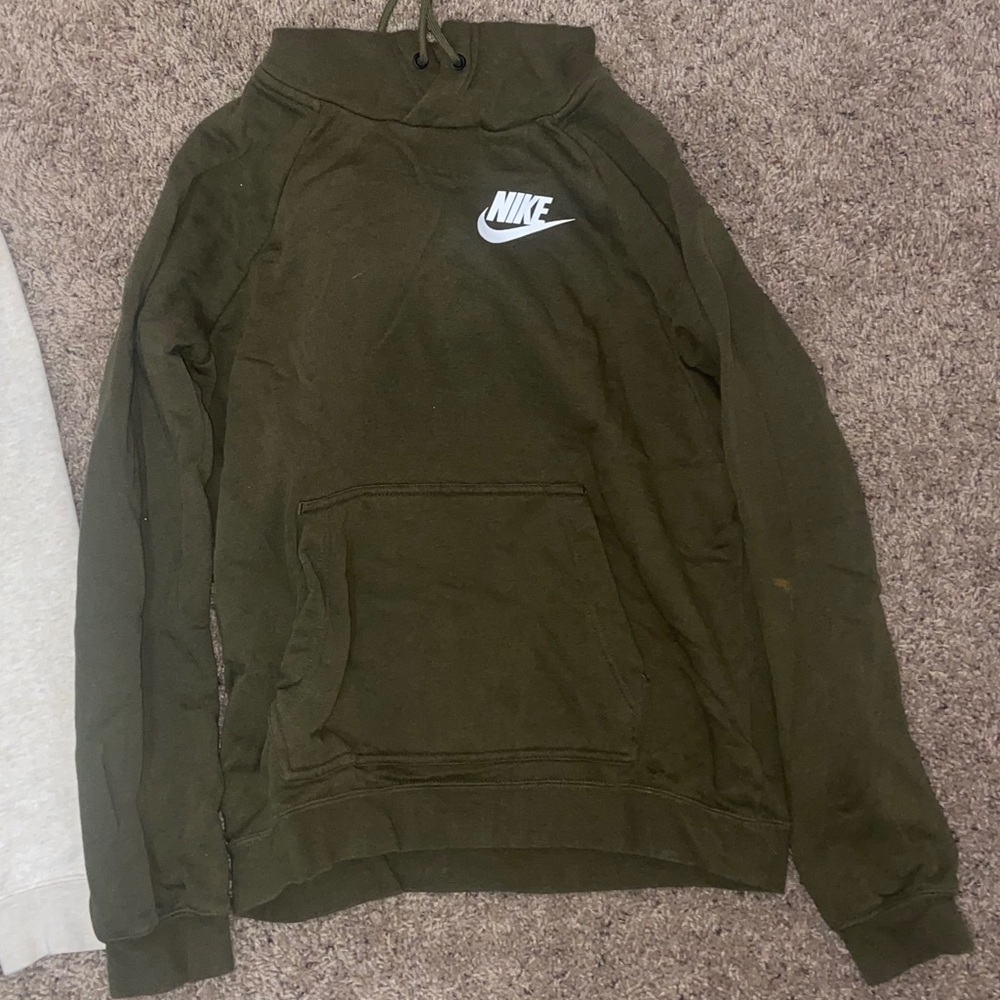 Two Nike hoodies - Picture 3 of 3
